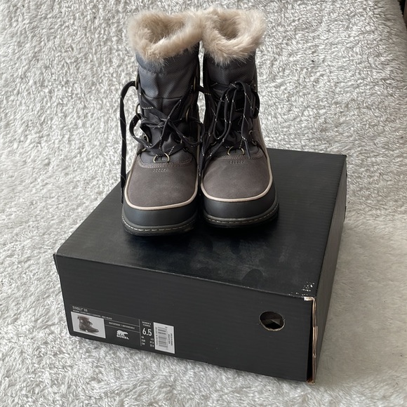Sorel TIVOLI™ III winter boot Size: 6.5, Quarry and Cloud Grey - Picture 5 of 12